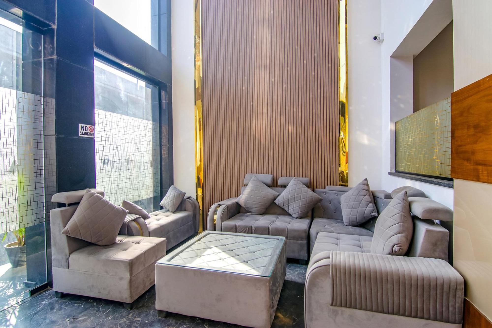 Fabhotel Prime K9 Crown Ludhiana Eksteriør bilde
