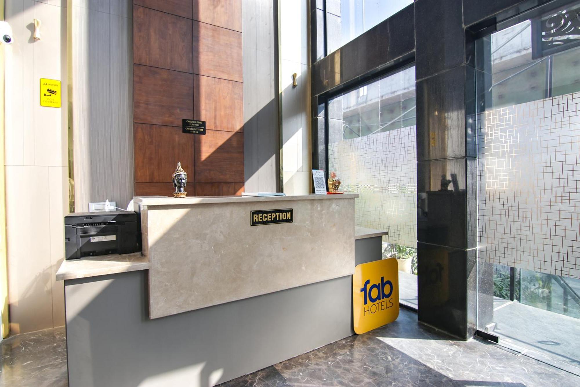 Fabhotel Prime K9 Crown Ludhiana Eksteriør bilde