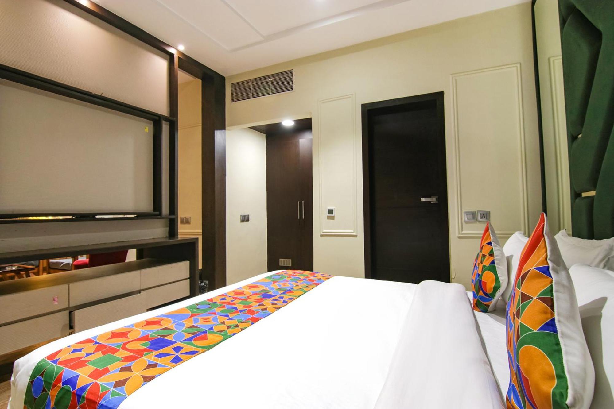 Fabhotel Prime K9 Crown Ludhiana Eksteriør bilde